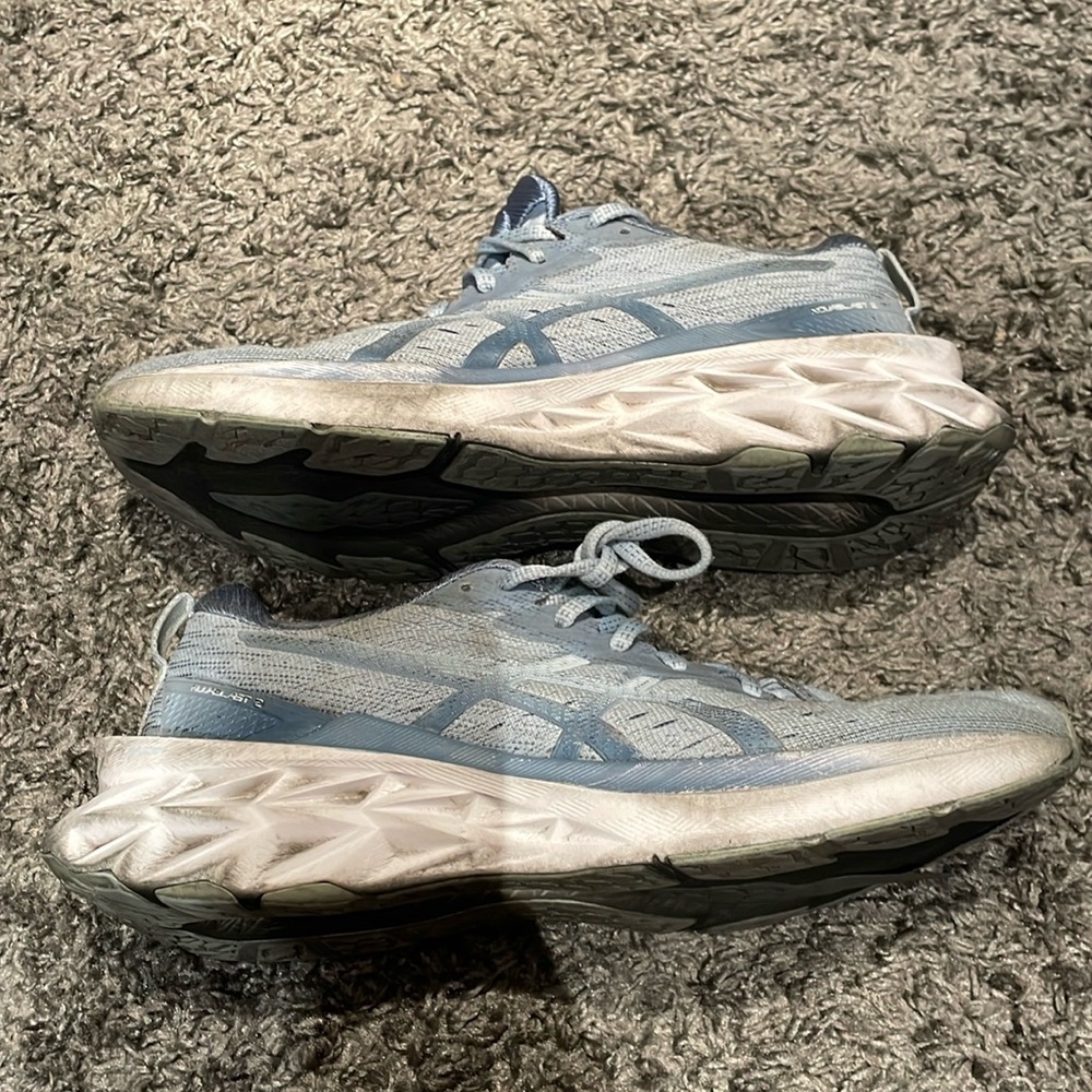 Asics novablast 2
